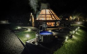 Osada Poli - Domek Panoramiczny nad Narwią z Prywatną Balią i Hydromasażem